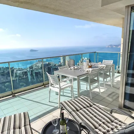 Increibles Vistas Al Mar Desde La Terraza Privada En La Planta 39